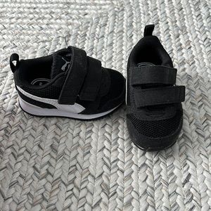 Never Worn Toddler Pumas in Size 4